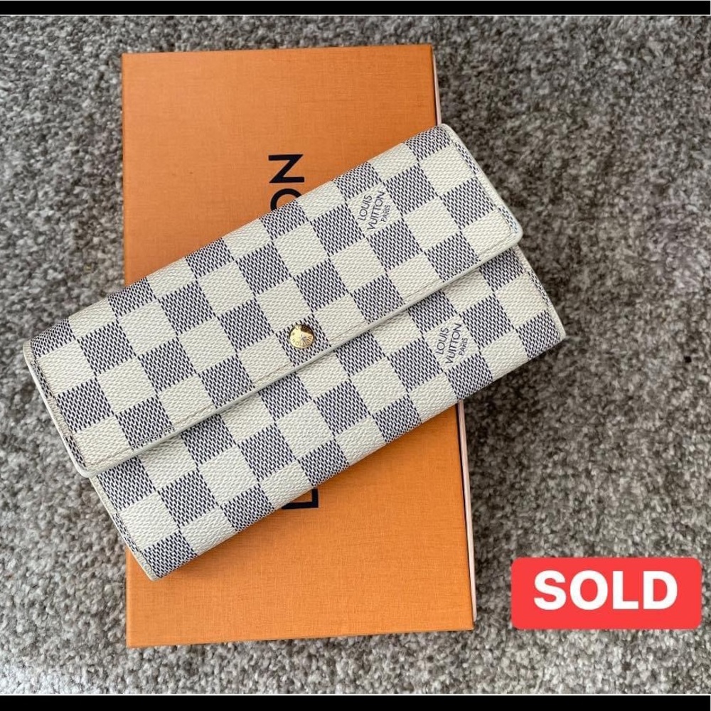 Louis Vuitton Sarah 10 card slots Azur